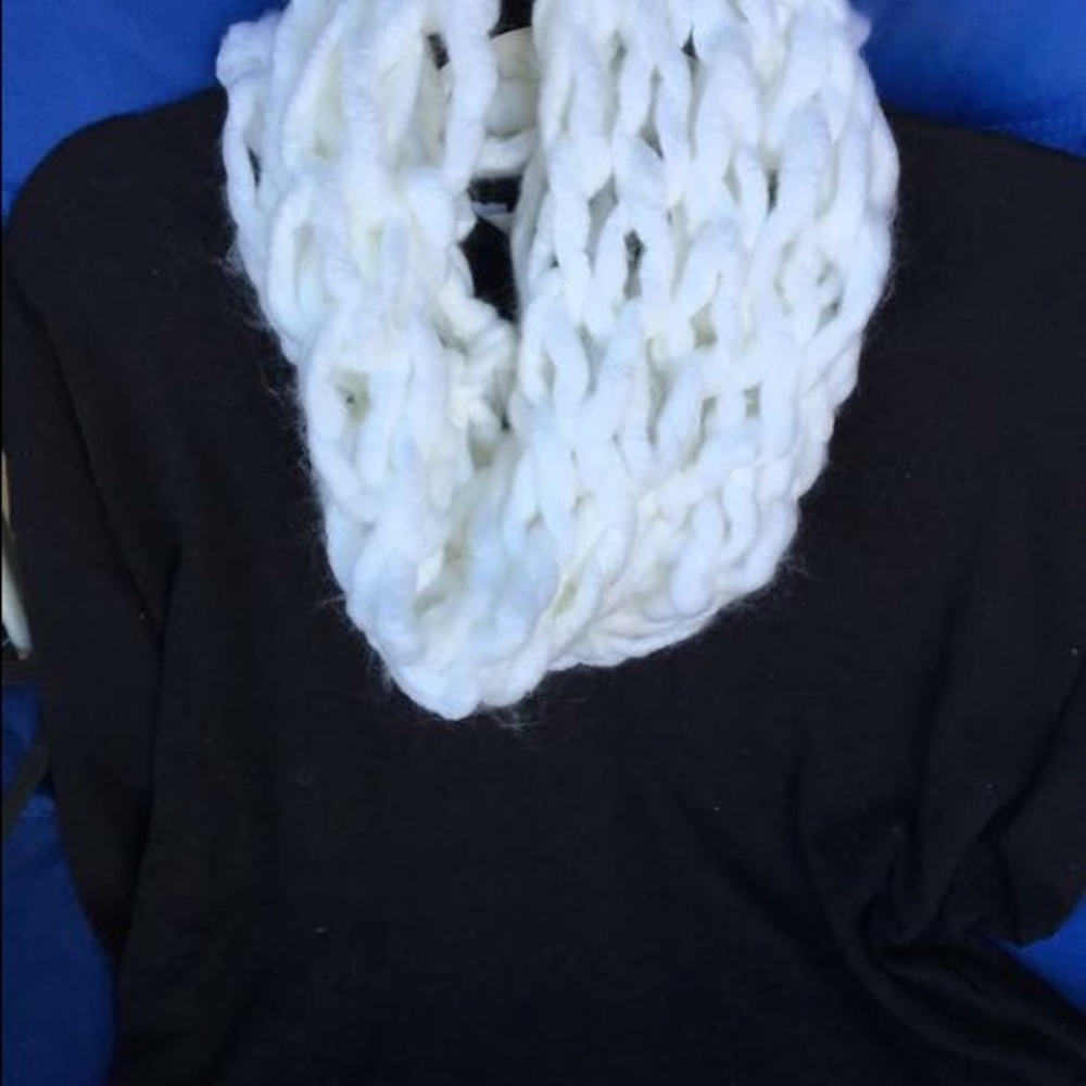 Homemade Armknit scarves - Picture 3 of 8